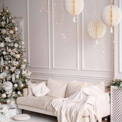 salon cocooning avec sapin ambiance Noël