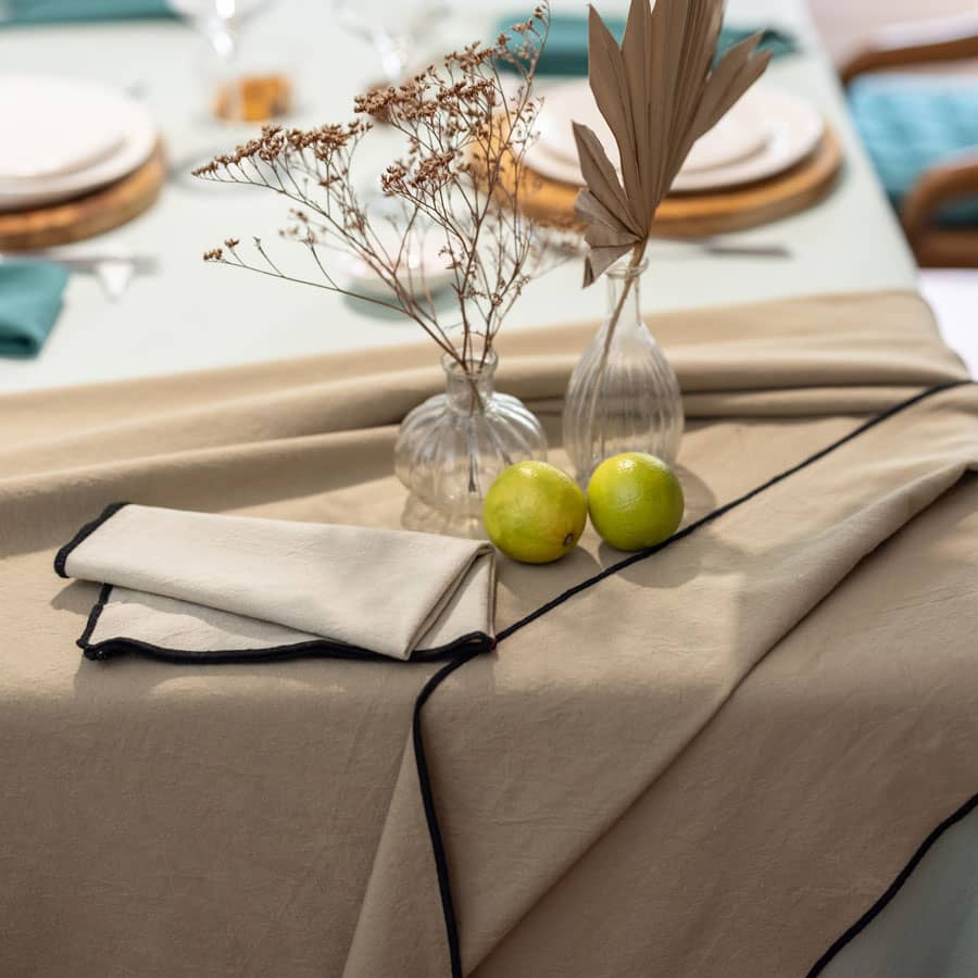 nappe-coton-camel-sur-table