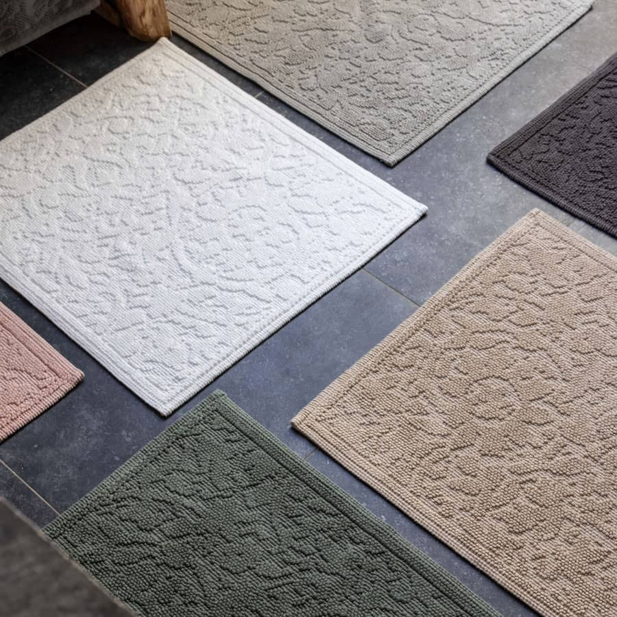 tapis-de-bain-gilda-sur-carrelage