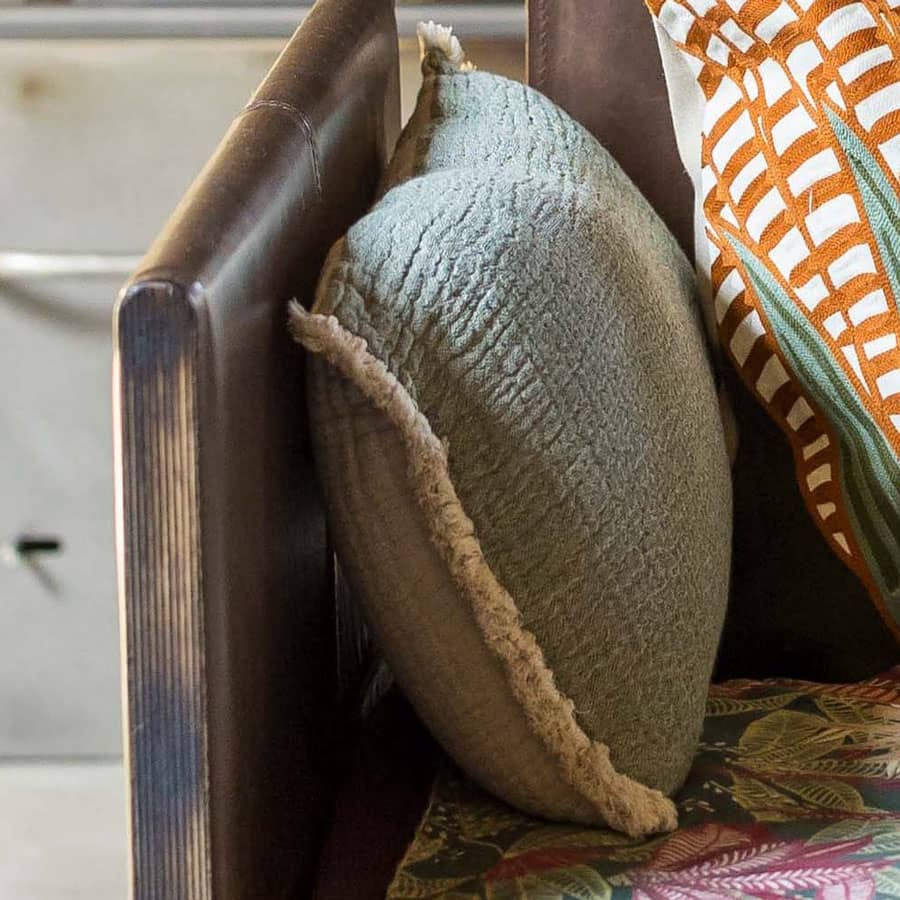 coussin-rectangle-emilio-epicea-ambiance