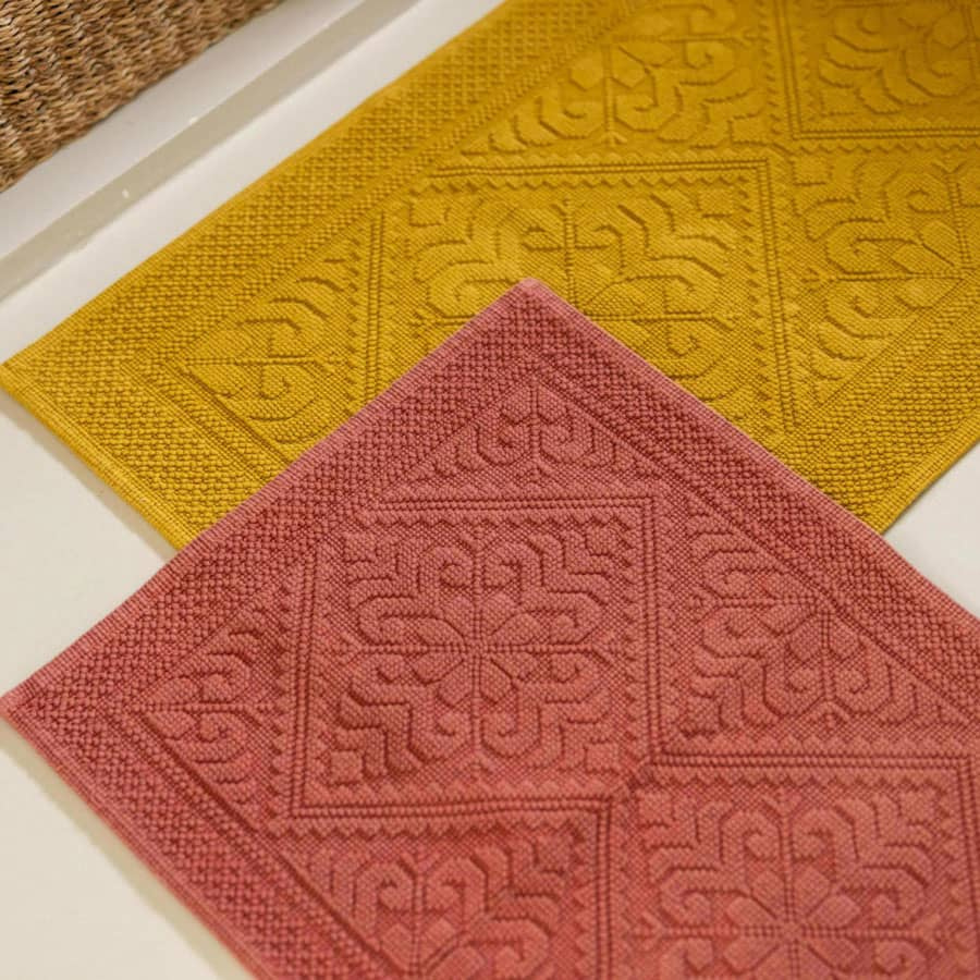 grands-tapis-bain-enzo-sienne-safran