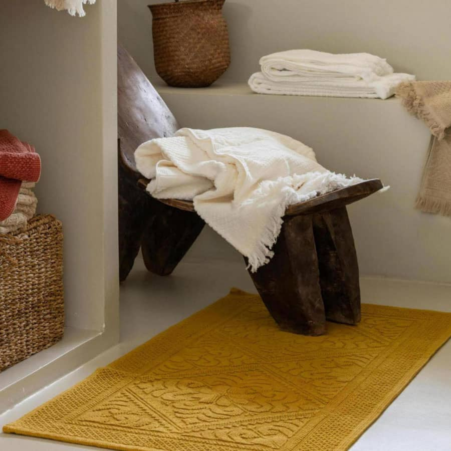 tapis-de-bain-enzo-safran-ambiance-salle-de-bain