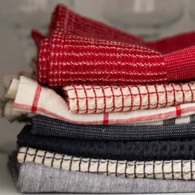 pile de torchons en coton nid d'abeille